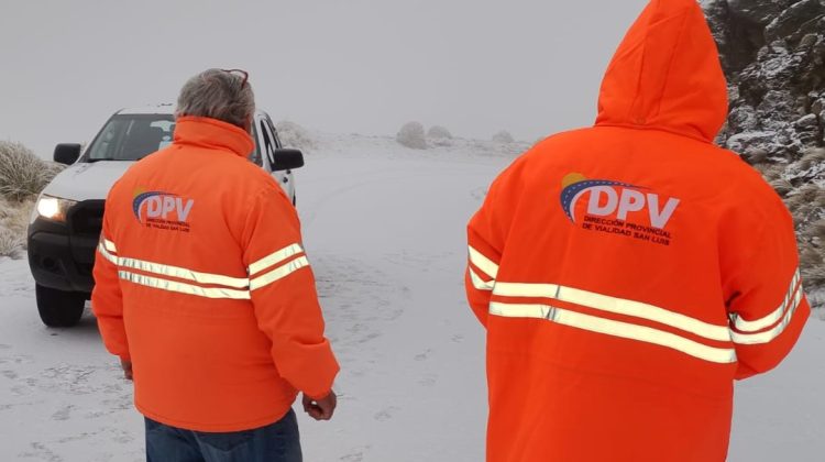 Vialidad Provincial mantiene cortes preventivos en rutas serranas por presencia de hielo