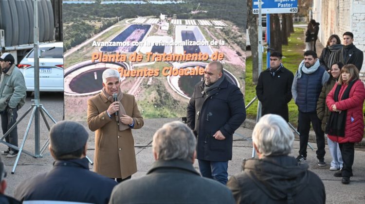 Poggi participó del lanzamiento de un plan de recambio cloacal de 18 cuadras en la ciudad