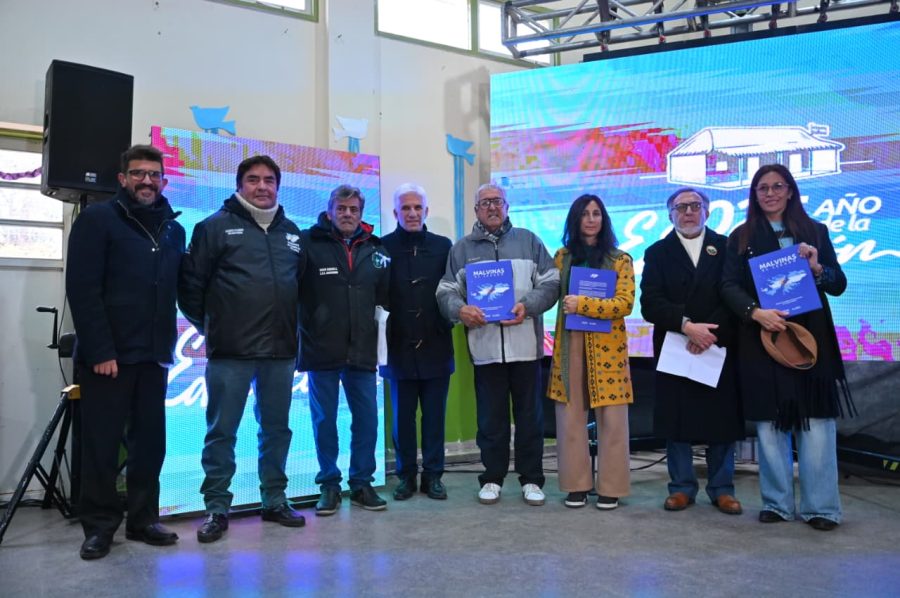 ESCUELA GENERATIVA “NUEVA HUMANIDAD” director TOLEDO, TAMARA DEBORA “CENTRO DE JUBILADOS 3 DE OCTUBRE ASOCIACION CIVIL. CIUDAD DE POTRERO DE LOS FUNES”, representante BELMUDEZ, RUBEN JORGE INTENDENTE: Vallejo Cristina