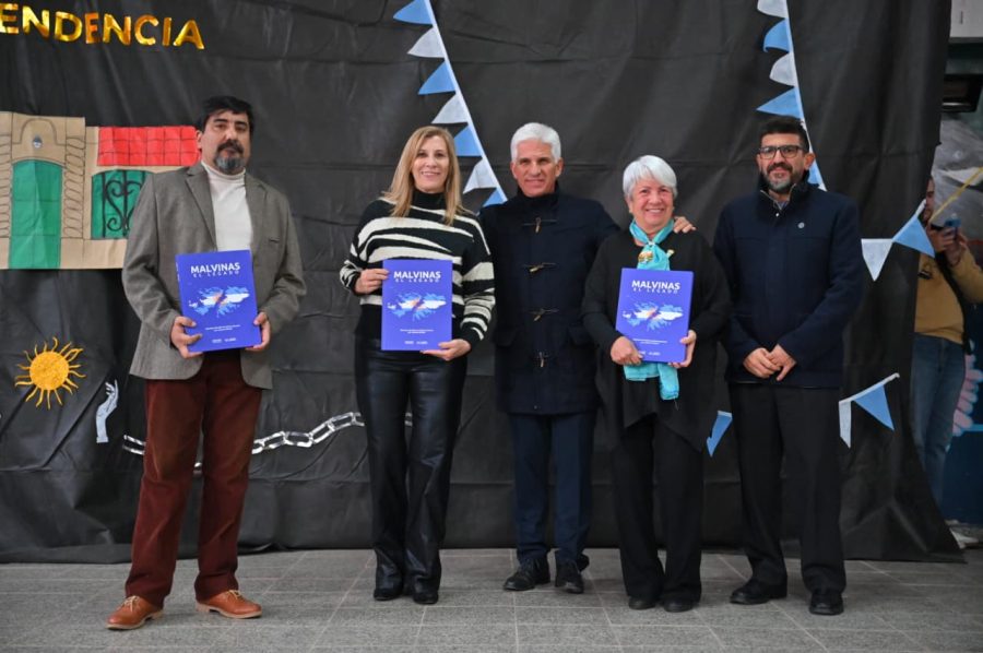 CENTRO EDUCATIVO N° 6 “CABO PRINCIPAL FABRICIO ALCARAZ” director VIEYRA, ENZO MARTIN ESCUELA GENERATIVA, “HORIZONTE” GRABOVIESKI, MARIO JUAN CRUZ “CLUB DE ABUELOS DE EL VOLCAN”, representante MABEL, CHAZARRETA INTENDENTE: Callegaro Ricardo