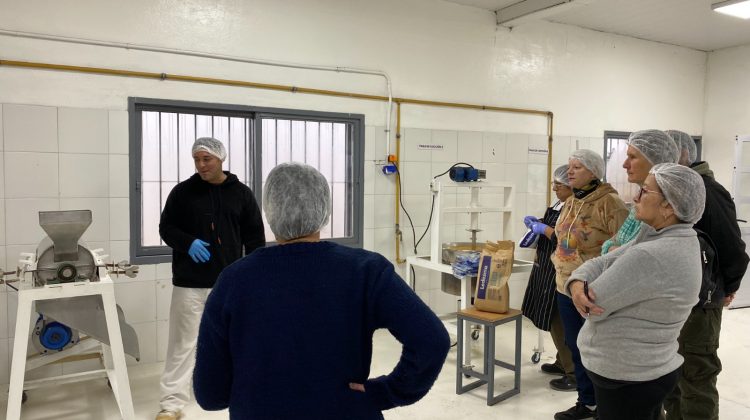 Dictaron una capacitación a productores sobre el manejo del duraznero y la elaboración de conservas
