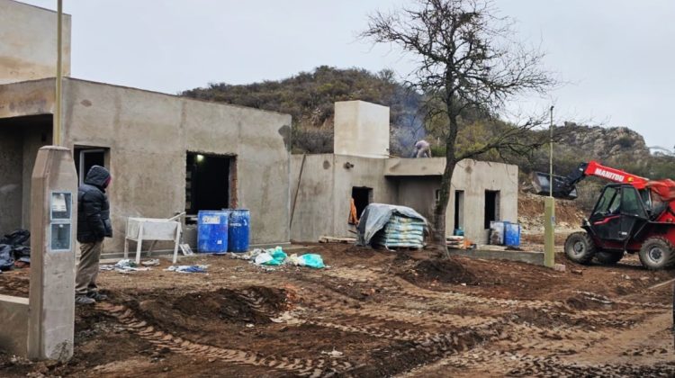 El Gobierno intensifica los trabajos en las 30 viviendas que construye en El Volcán