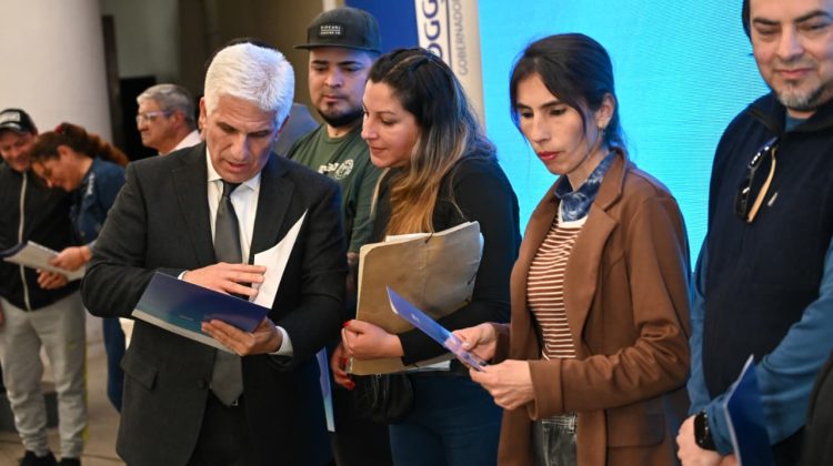 El gobernador Poggi lideró otra exitosa entrega de actas de ‘Protegé tu Casa’