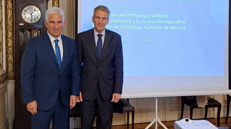 Poggi mantuvo una reunión de trabajo con referentes de la Universidad Austral