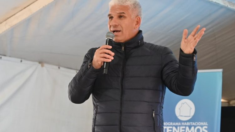 Poggi: “El 19 de diciembre recibirán las llaves de su casa”