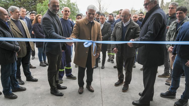 El Gobernador inauguró un nuevo centro de distribución de la fábrica Tyrolit