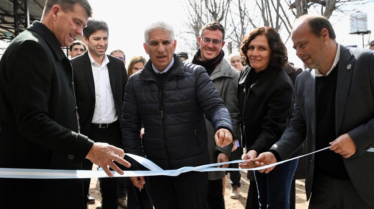 El Gobierno inauguró las mejoras del SUM Municipal de Bagual