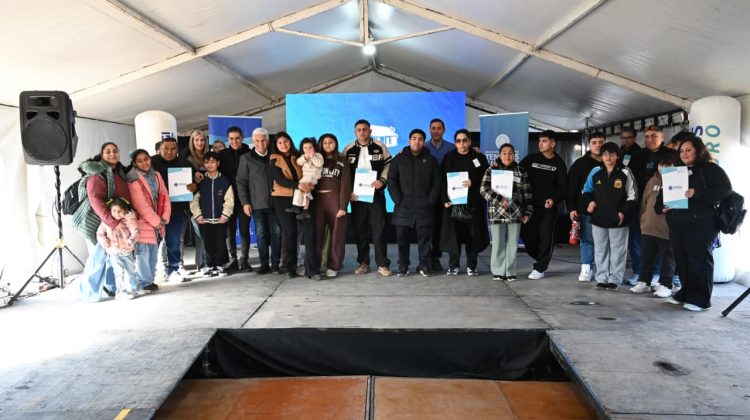Lo anunció el Gobernador: 236 familias recibirán su casa el 21 de noviembre en San Luis capital