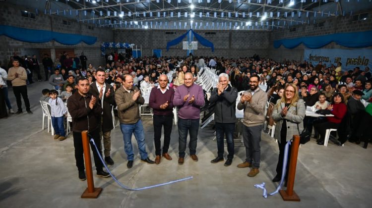 Poggi acompañó los festejos por la fundación de Anchorena e inauguró obras en el SUM