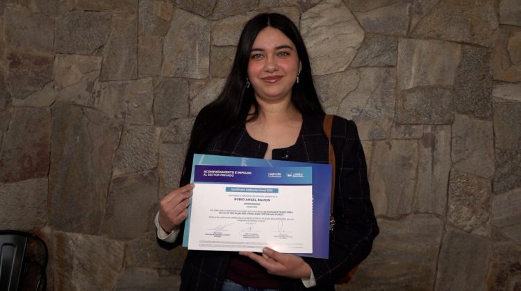 “Nos honra recibir estos certificados porque el Gobierno valora nuestro trabajo”