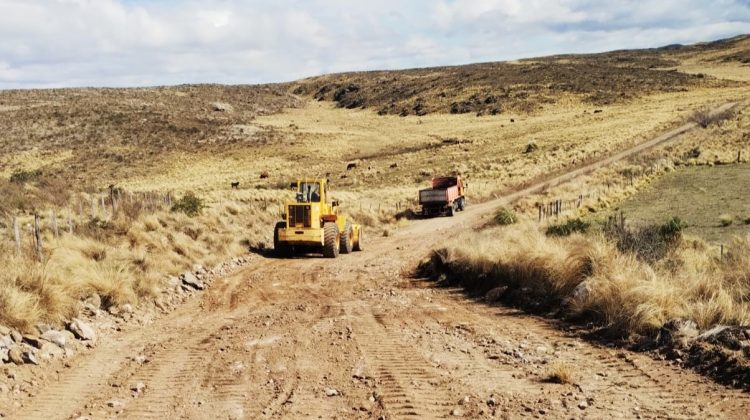 Vialidad Provincial reparó caminos no pavimentados en Pringles, Pueyrredón y Belgrano