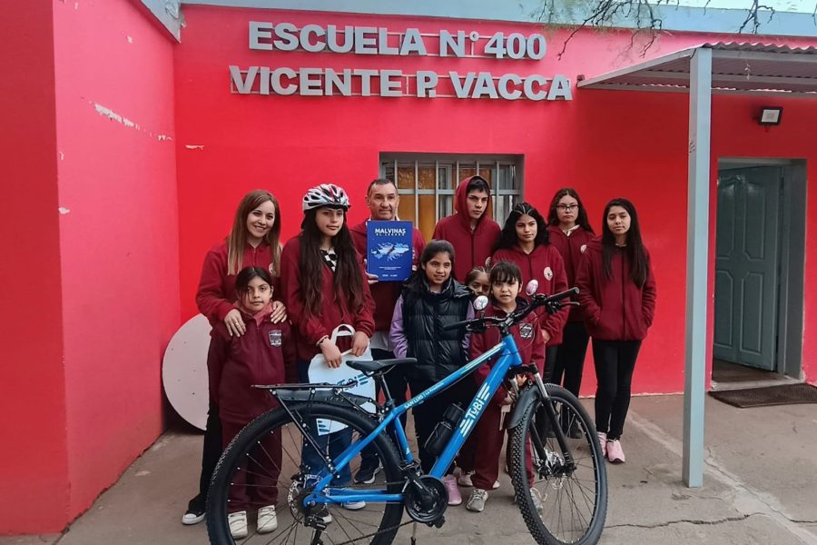 ESCUELA N° 400 “PINTOR VICENTE VACCA”, director FERNANDEZ LEONARDO FABIAN, localidad EL SEÑUELO