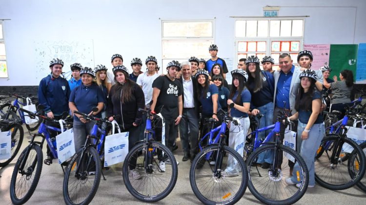 Con la entrega de bicis en Nogolí, ya son 11 mil los estudiantes que ruedan en sus TuBi