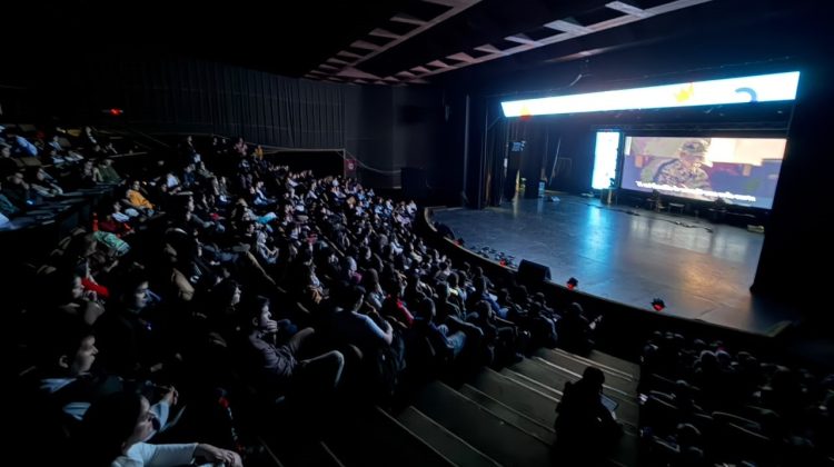 Los Intercolegiales Culturales brillan en el Puente Blanco
