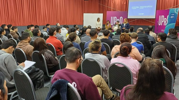 Personal y estudiantes de la UPrO fueron capacitados por la dirección de Mujer, Género y Diversidad