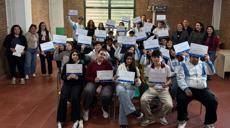 Estudiantes de Justo Daract recibieron sus certificados tras ser ‘Diputados por un Día’