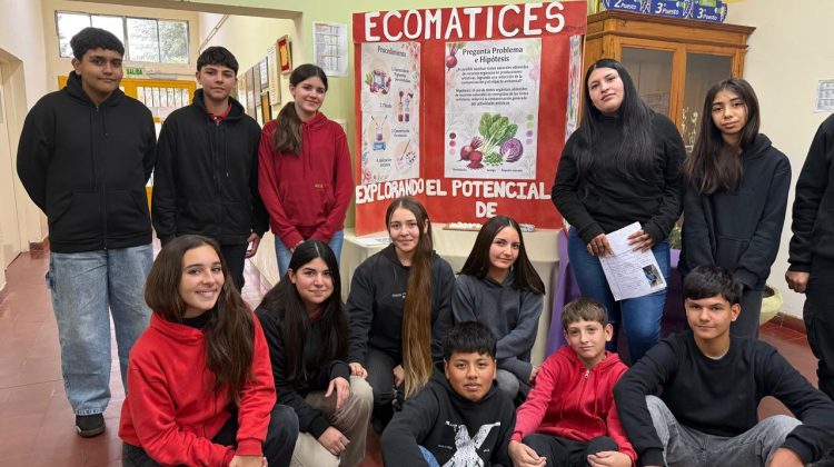 Alumnos de Unión transformaron recursos naturales en pigmentos para el arte