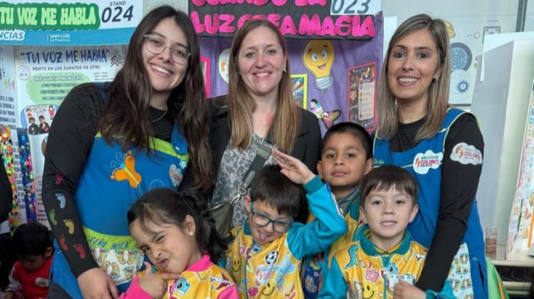 Niños de la ENI Nº17 exploraron los fenómenos de la luz para la Feria de Ciencias
