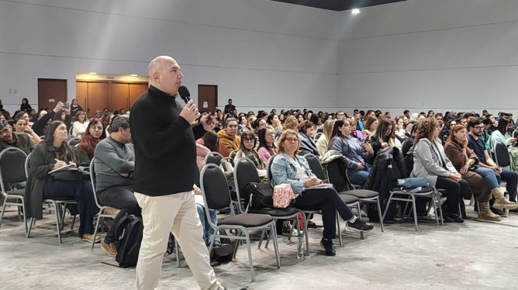 Docentes podrán participar de un taller sobre autocuidado y gestión de emociones