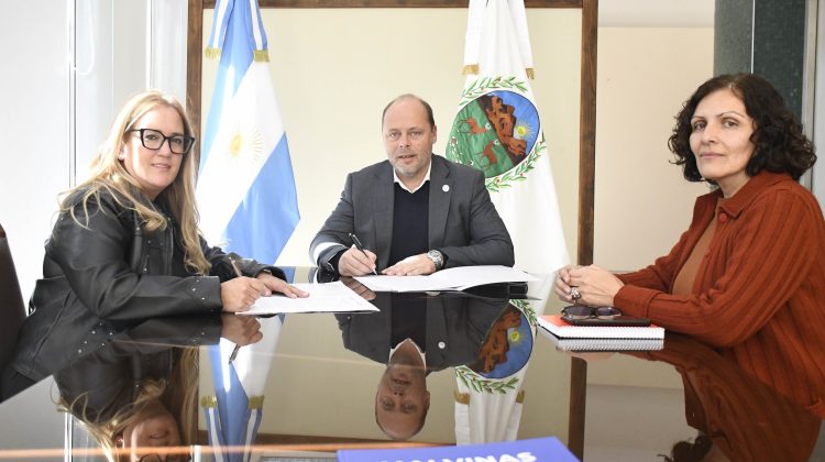 Arizona firmó su primer ‘Construyendo con Tu Pueblo’ e invertirá más de $66 millones en obra pública