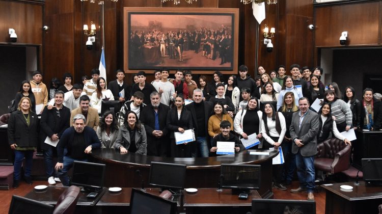 Alumnos de la Generativa ‘San Martín’ de Merlo fueron ‘Diputados por un Día’