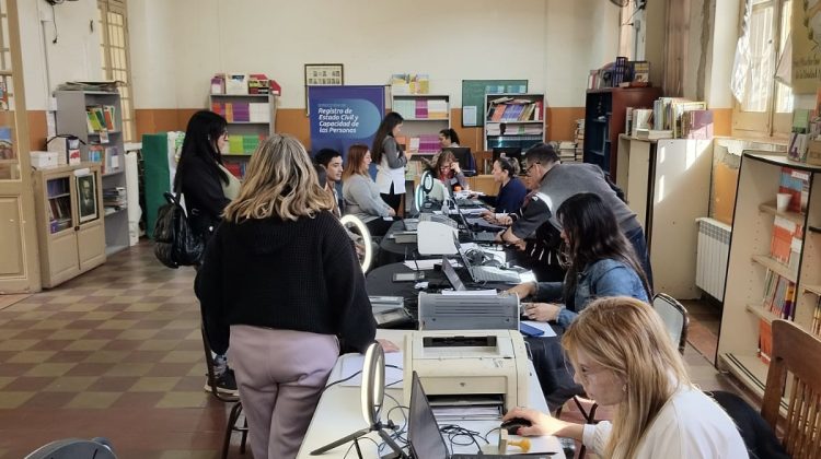 El Registro Civil realizó un operativo de DNI en una escuela de la capital y desarrolló 100 trámites