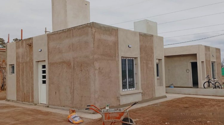 La Provincia impulsa nuevas etapas en la construcción de viviendas en Pueyrredón