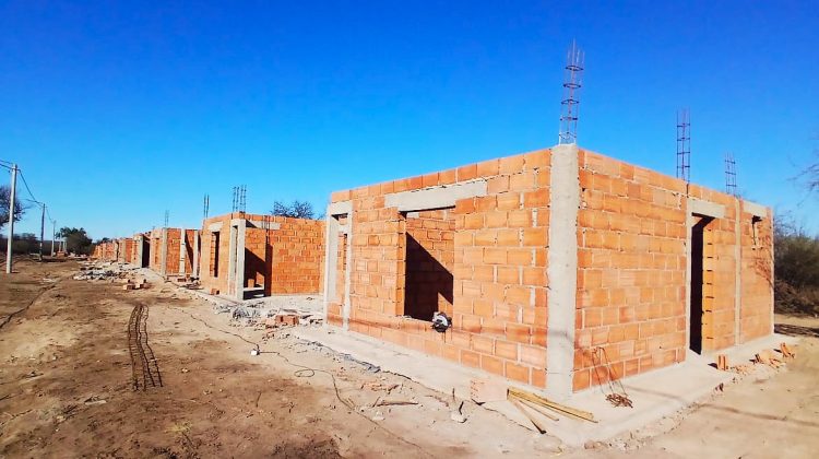Las viviendas de Carpintería progresan en sus estructuras y en Los Molles avanzan las terminaciones