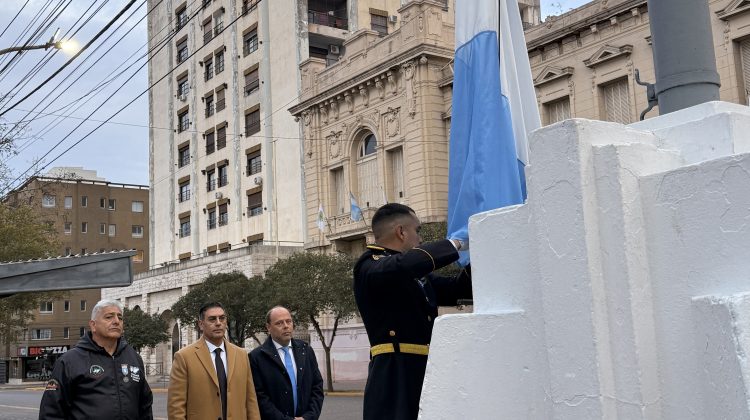 Con el izamiento de bandera, la ciudad de San Luis comenzó los festejos por su 432° aniversario