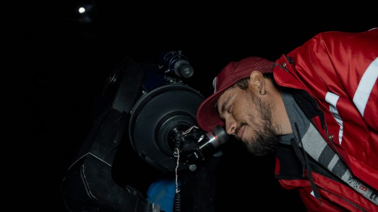 Más de 200 personas visitaron el Parque Astronómico para ver el eclipse parcial de Luna 