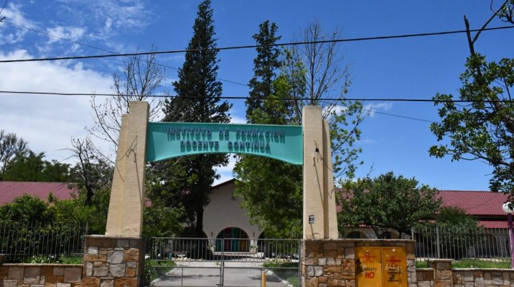 Convocan a cubrir cargos docentes en el IFDC Villa Mercedes