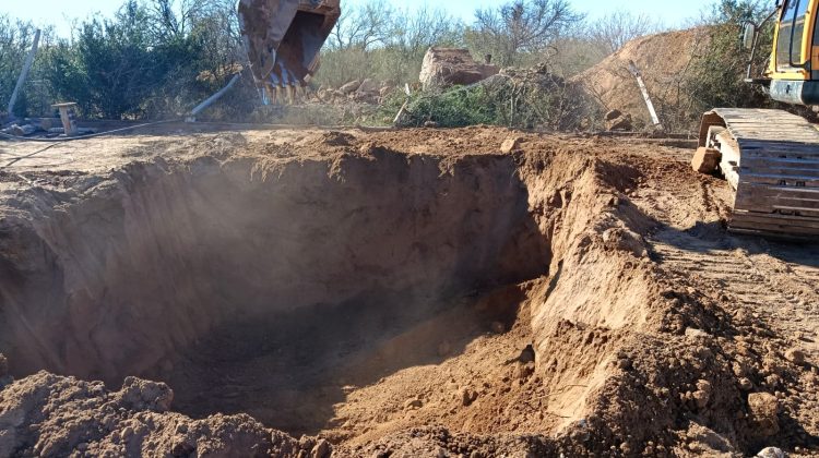 Fortalecen el sistema de abastecimiento de agua en Beazley con un nuevo tanque elevado