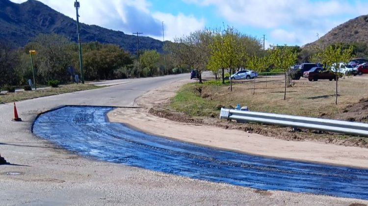 Vialidad Provincial realizó trabajos de bacheo en el acceso a la Maternidad ‘Teresita Baigorria’