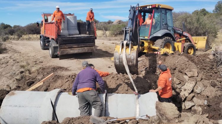 Vialidad Provincial despliega operativos de mantenimiento de caminos en distintos puntos
