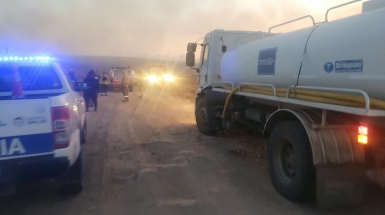 Brigadistas contuvieron un foco de incendio en La Carolina