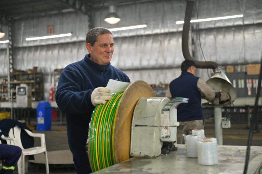 Poggi impulsa nuevas inversiones de Plastimet en San Luis