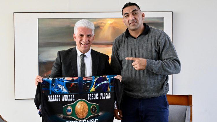 Poggi recibió a ‘El Flaco’ Ahumada, quien se consagró campeón Sudamericano de boxeo