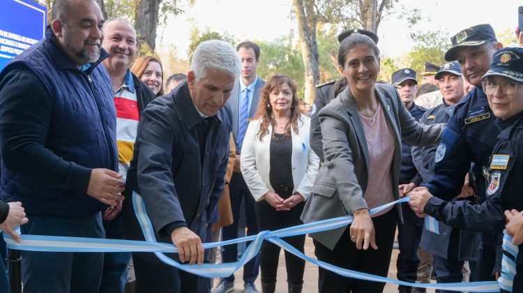 Poggi inauguró el edificio de la Comisaría 8° que integrará a otras dos divisiones policiales 