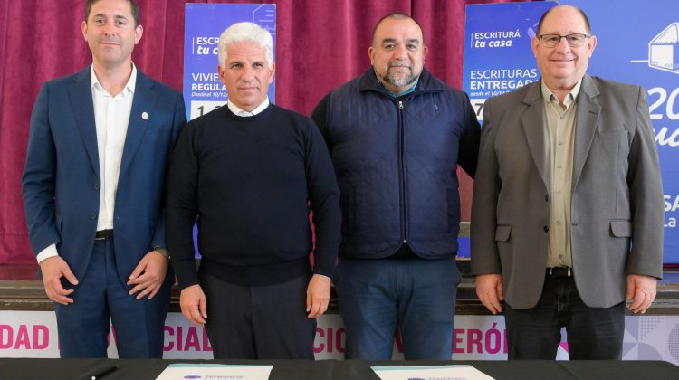 Provincia y Municipio firmaron un convenio para construir 100 viviendas en Villa Mercedes