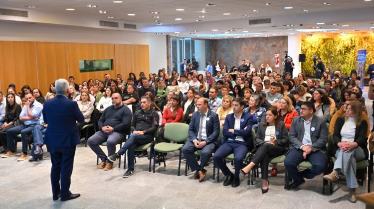 Cooperadoras: Poggi entregó 62 financiamiento para impulsar proyectos sociales