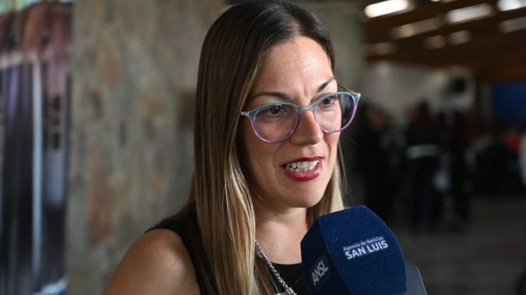 “Es todo un hito en la provincia avanzar en educación con inteligencia artificial”