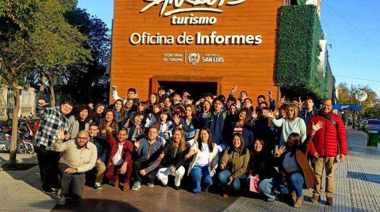 Estudiantes de la Técnica Nº8 fortalecen su formación en espacios reales de trabajo