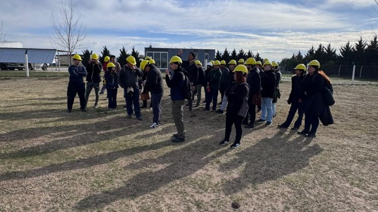 Estudiantes de la UPrO recorrieron las instalaciones de AgroZAL