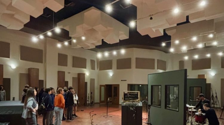 La Casa de la Música acerca a los estudiantes al mundo de la producción creativa