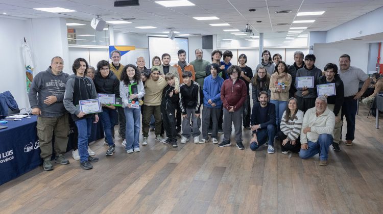 La Universidad de La Punta premió a los ganadores de la segunda maratón de videojuegos