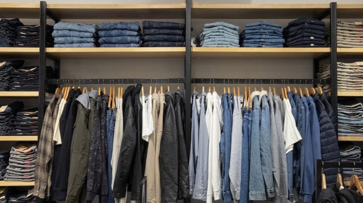 El lunes entra en vigencia la promo para comprar indumentaria con 50% de descuento
