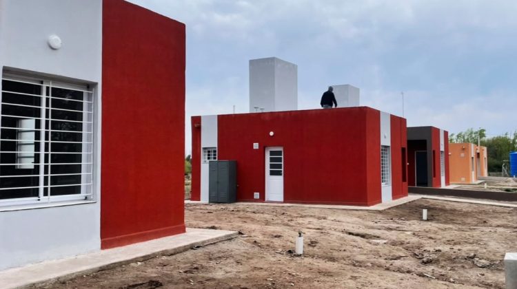Departamento San Martín: las nuevas viviendas avanzan en distintos frentes de obra