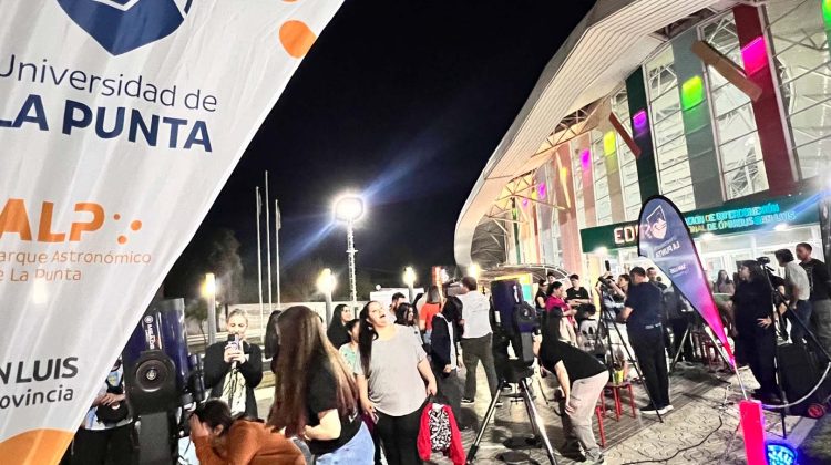 La EDIRO fue escenario de una noche especial para observar la Luna