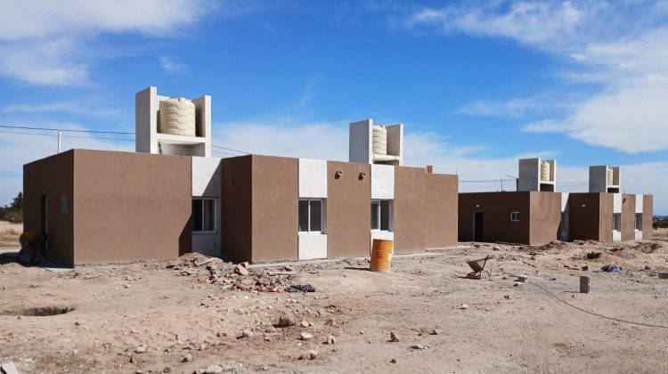Las viviendas en Los Molles, Papagayos y Villa del Carmen avanzan a paso firme