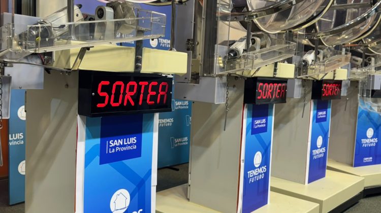 Más de 900 familias esperan este lunes por el sexto sorteo de ‘Tenemos Futuro’
